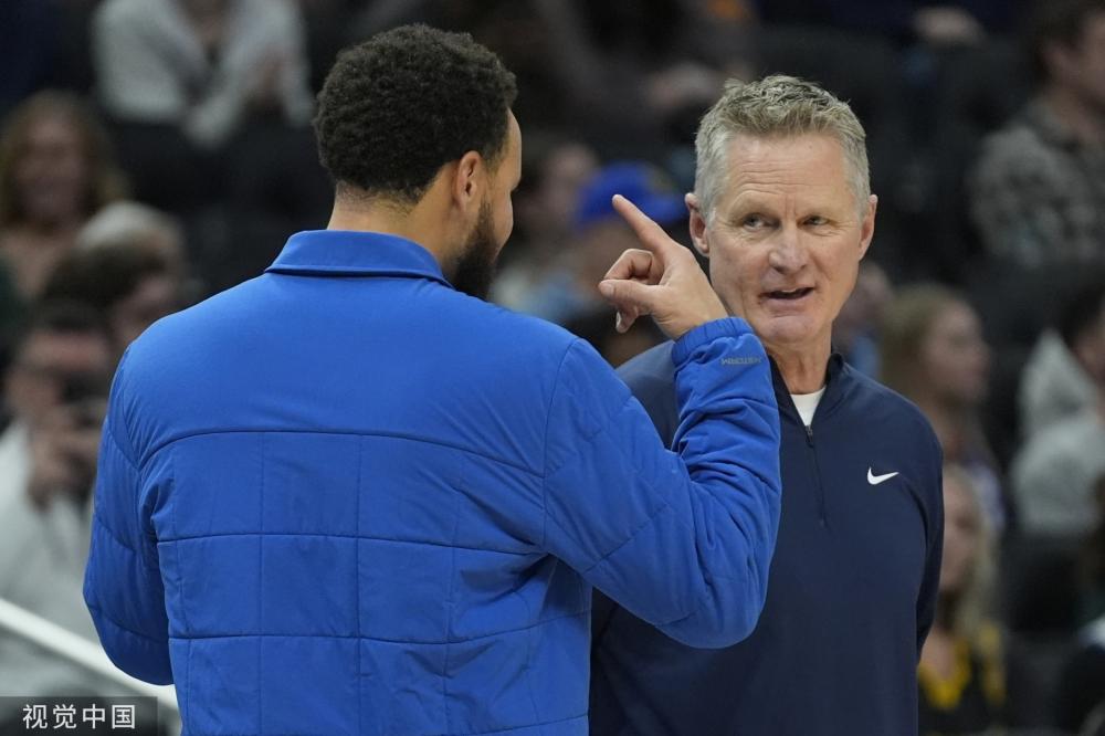 中国队在发 中国队在发